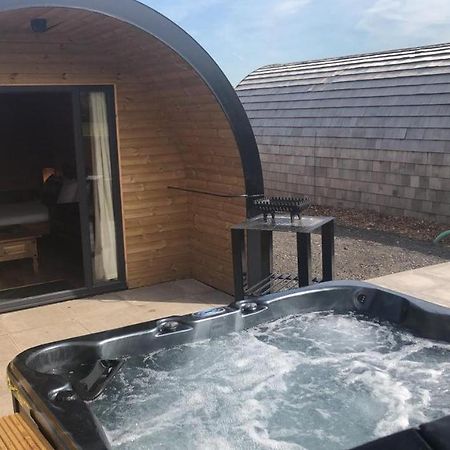 Superior Glamping Pod With Hot Tub Hotel Frodsham Exterior photo